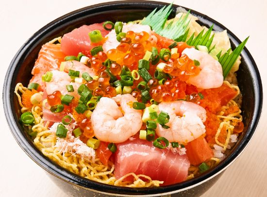 錦糸卵/まぐろぶつ/生サーモンぶつ/カニフレーク/つぶっこ/ボイルエビ/いくら