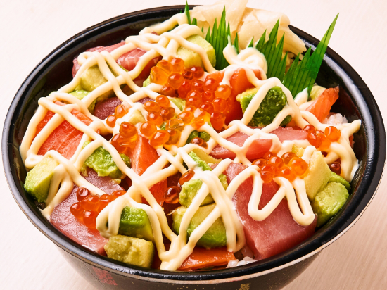 まぐろぶつ/生サーモンぶつ/アボカド/マヨネーズ/いくら