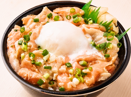 サーモン切り落とし(カルパッチョのタレ)/温玉