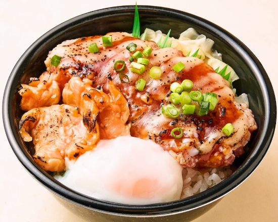 焦がしチーズ醤油ねぎとろ/焦がしバター醤油サーモン/温玉